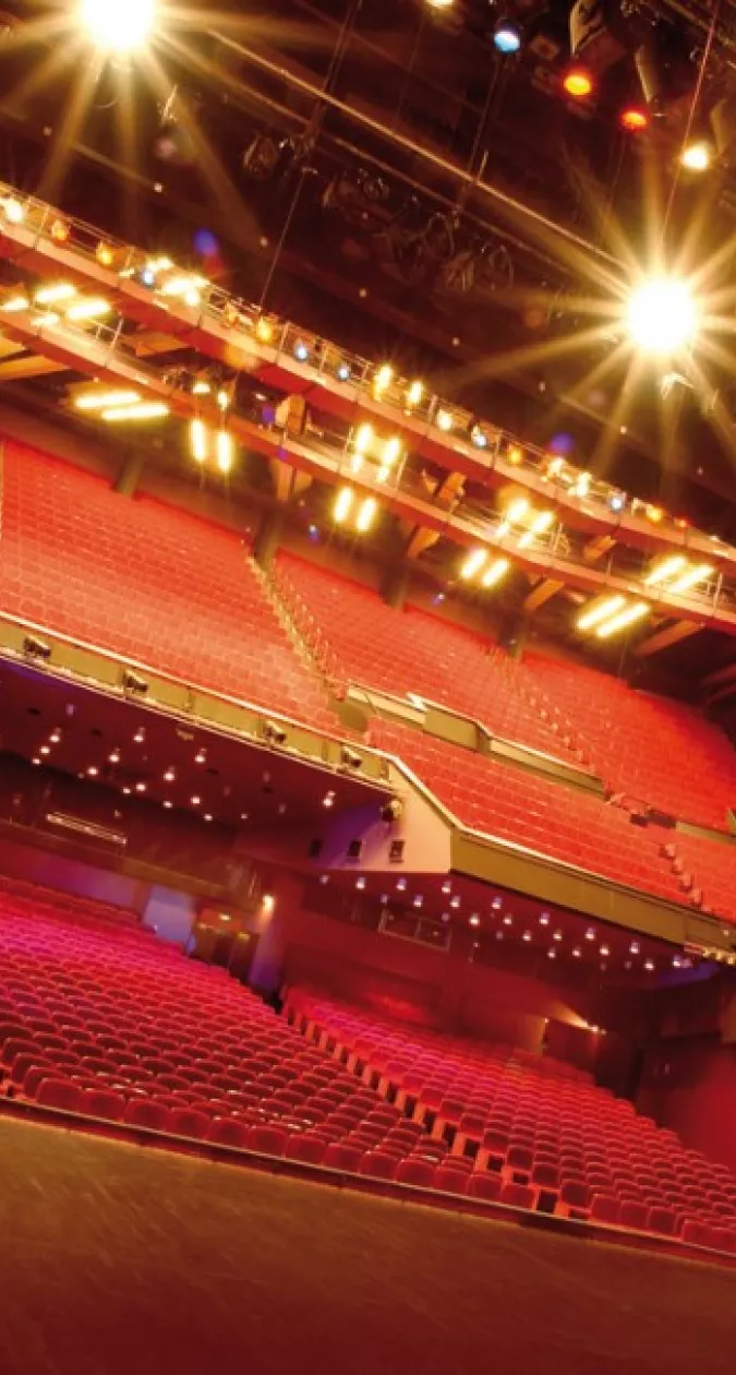 Illustration : Spectacles à Cannes