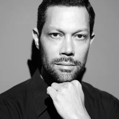 Illustration Un parrain d'excellence pour notre école!