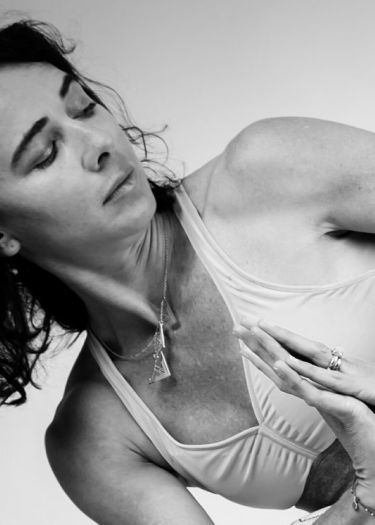 Professeur: Caroline Bonnin: Yoga